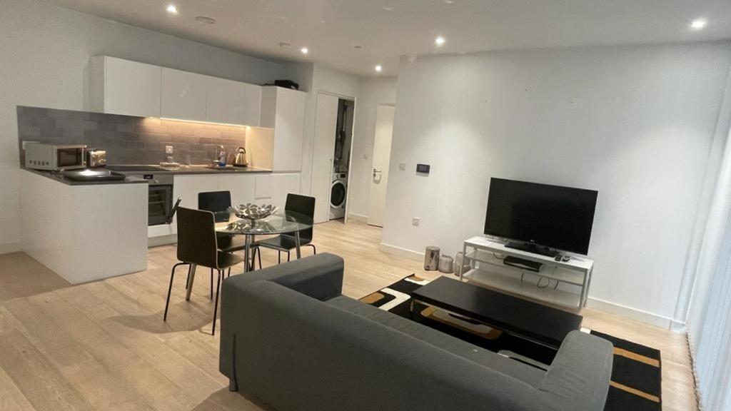 London Docklands Stays - One Bed Apartment Londra Esterno foto